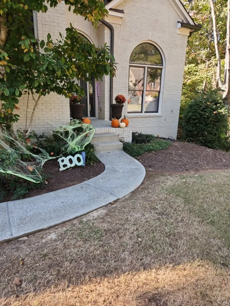 Local landscaping services experts serving Lawrenceville, GA - Precise Cut lawn Care