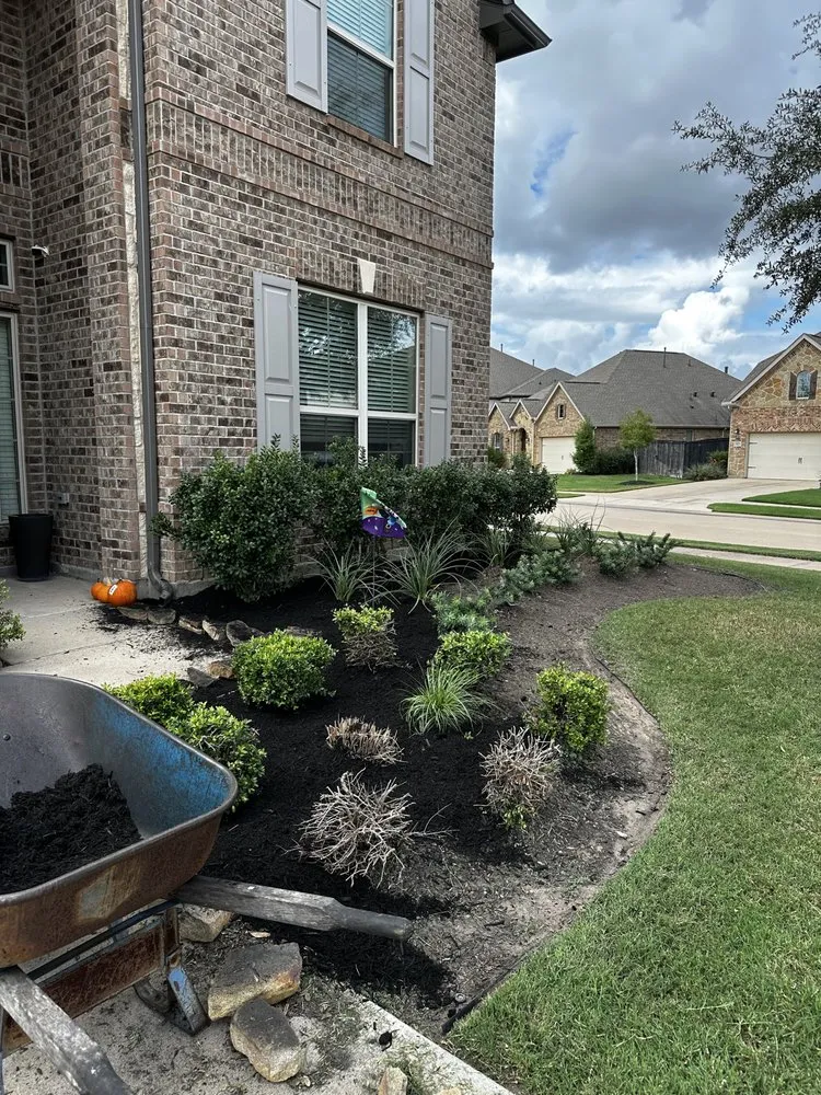 Reliable residential landscaping experts serving Richmond, TX - Precise Lawn Service