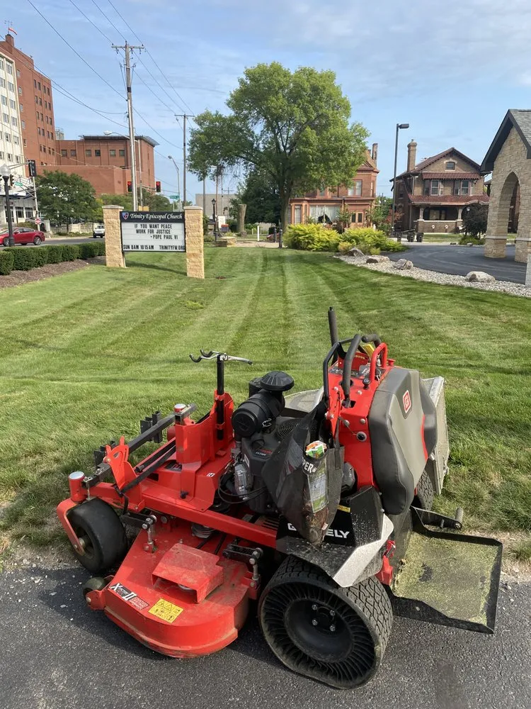 Custom lawn care service in Fort Wayne, IN by Precision Cuts Landmaintenace