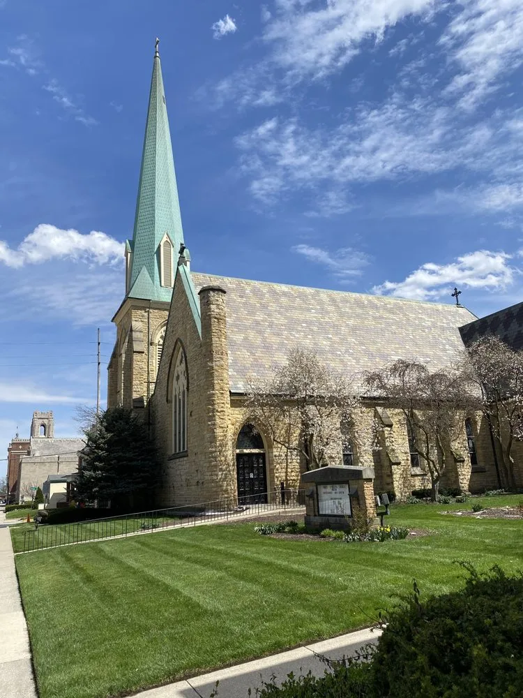 Professional residential landscaping in Fort Wayne, IN by Precision Cuts Landmaintenace