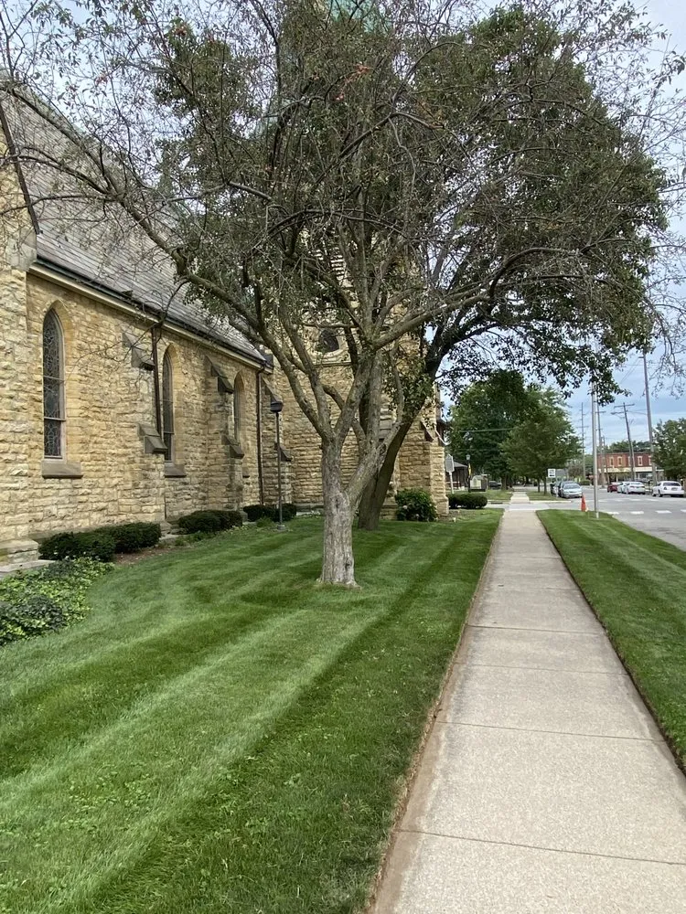 Professional landscaping services in Fort Wayne, IN - Precision Cuts Landmaintenace