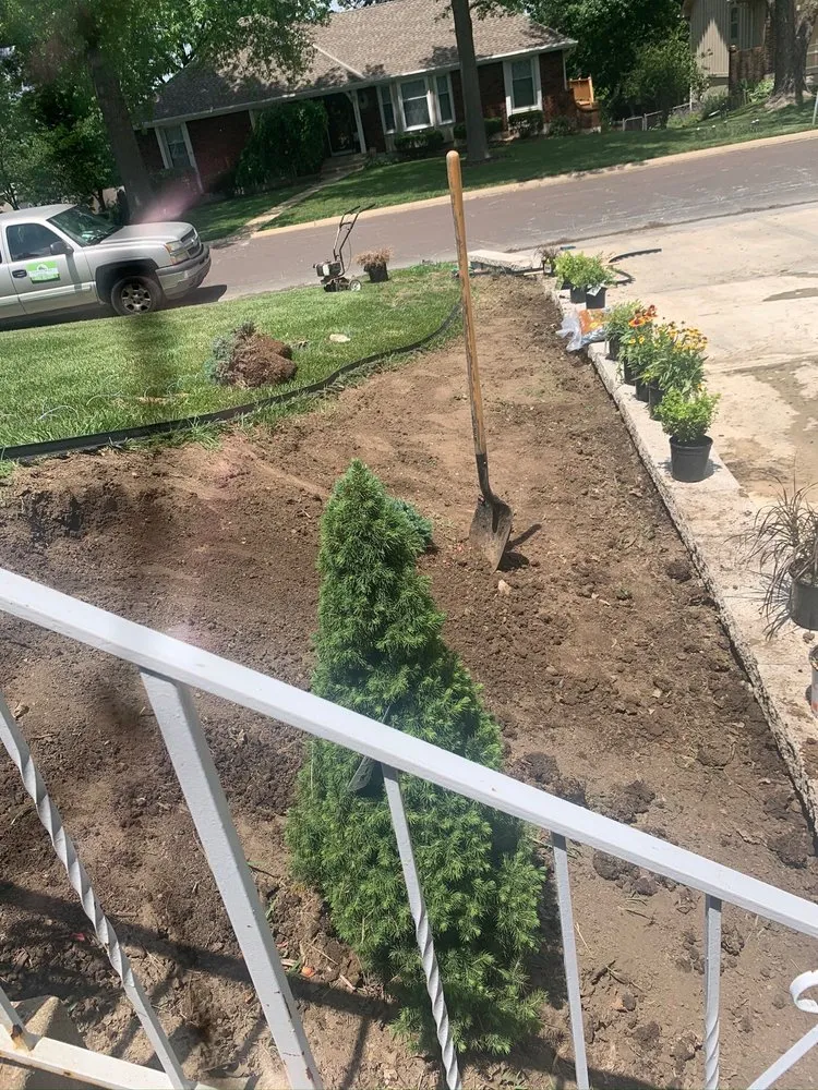 Expert garden landscaping experts serving Kansas City, MO - Precision Cutt Lawn Care