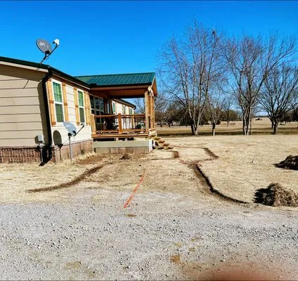 Precision D&L Landscaping Logo