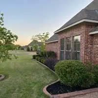 Custom yard maintenance in Shreveport, LA - Precision Flowerbed Designs