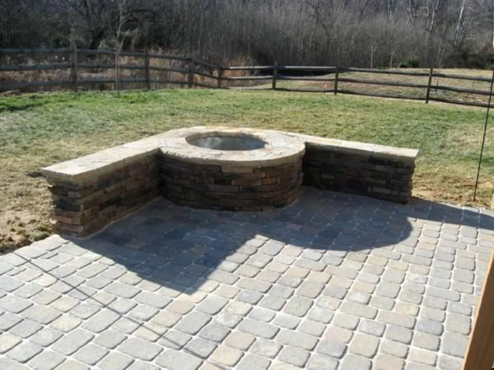 Top-rated lawn care service in Sauget, IL by Precision Hardscapes