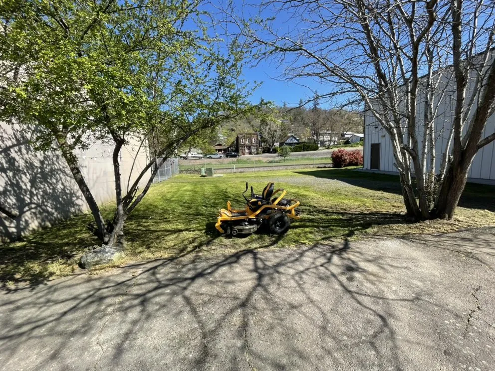 Trusted yard cleanup service in Grants Pass, OR - Precision Lawn Care & Maintenance