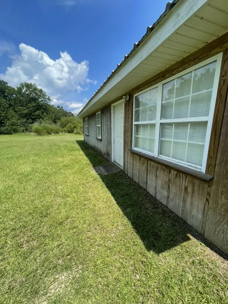 Professional lawn care service in Pass Christian, MS - Precision Lawn Care