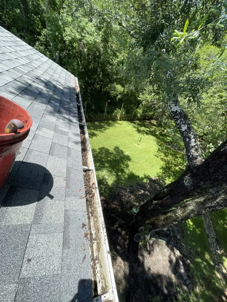 Top-rated lawn care service in Pass Christian, MS - Precision Lawn Care