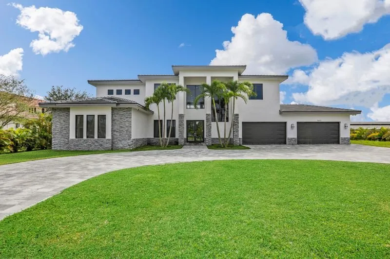 Affordable garden landscaping near you across Palm Shores, FL - Precision Lawn Z