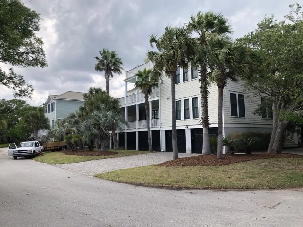 Trusted lawn care service in Charleston, SC - Precision one