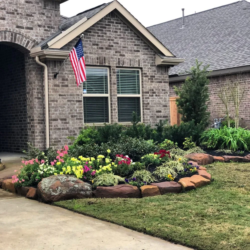 Reliable garden landscaping in Houston, TX by Precision Outdoor