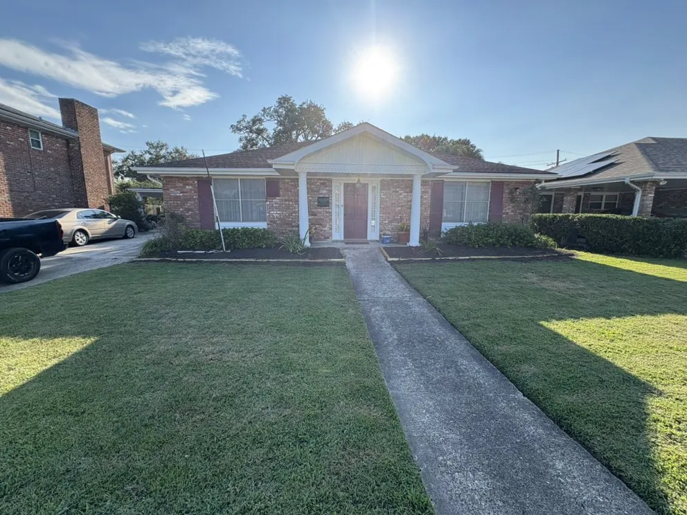 Affordable lawn mowing service in Metairie, LA by Premier Auto Detailing