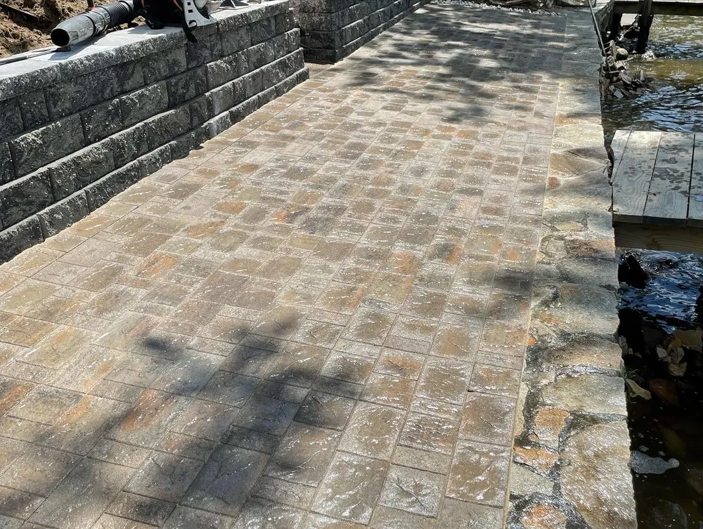 Reliable yard cleanup service for homes across Annapolis, MD - Premier Contracting