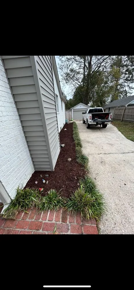Local lawn care service experts serving Baton Rouge, LA - Premier Green