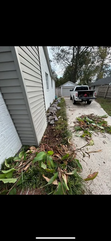 Reliable lawn mowing service for homes across Baton Rouge, LA - Premier Green