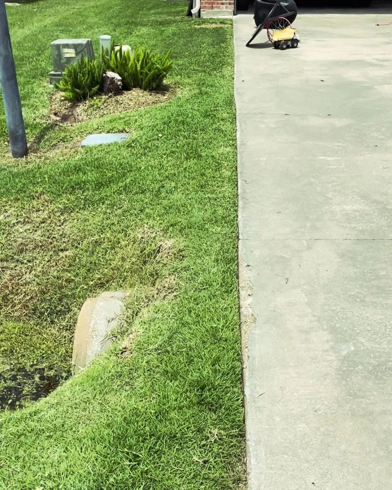 Trusted landscaping services with custom design across Rayne, LA - Premier Grounds Maintenance