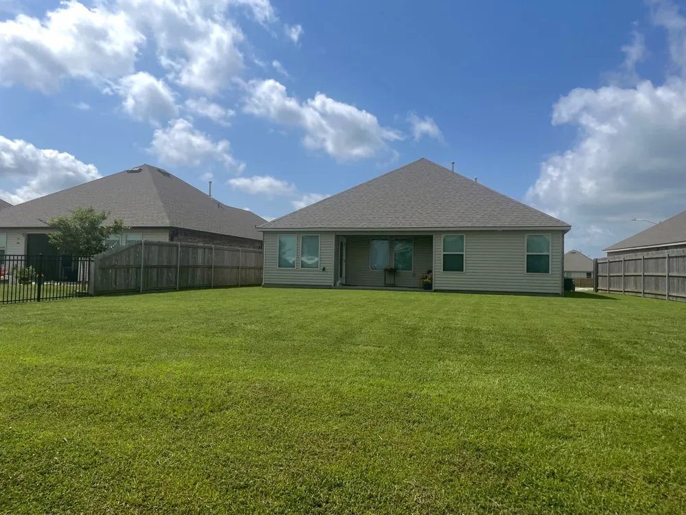 Top-rated garden landscaping in Rayne, LA by Premier Grounds Maintenance