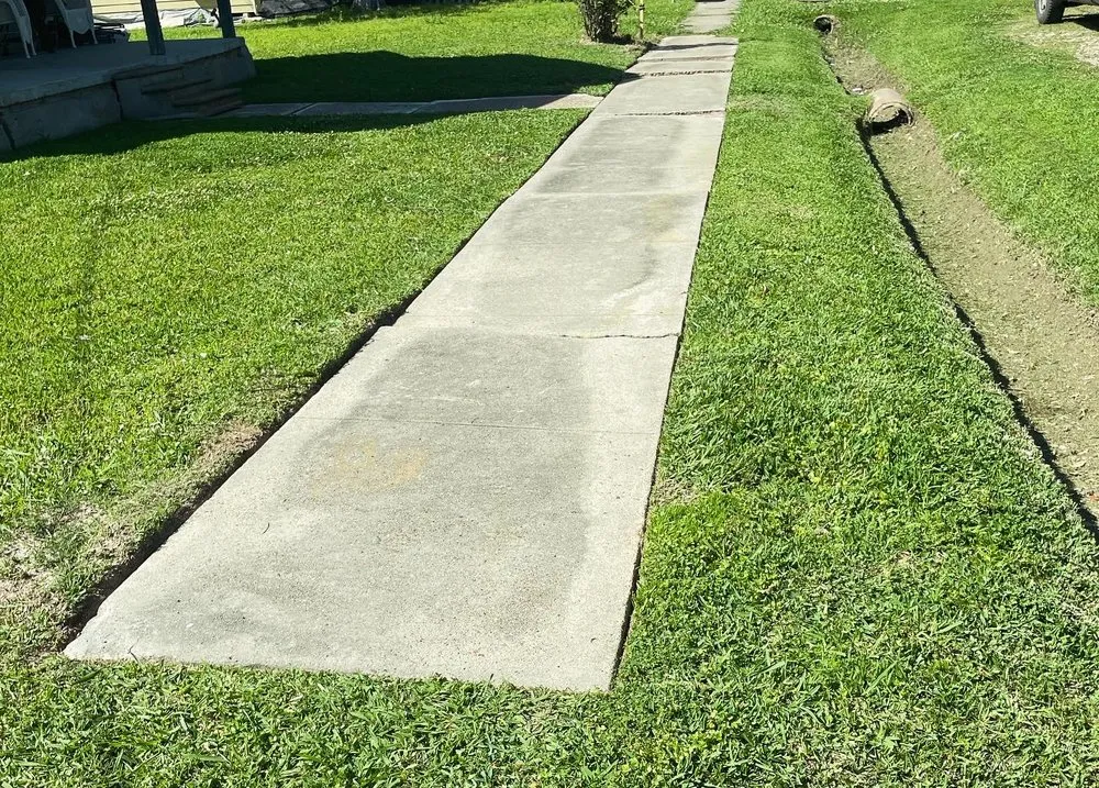 Trusted lawn mowing service with custom design in Rayne, LA by Premier Grounds Maintenance