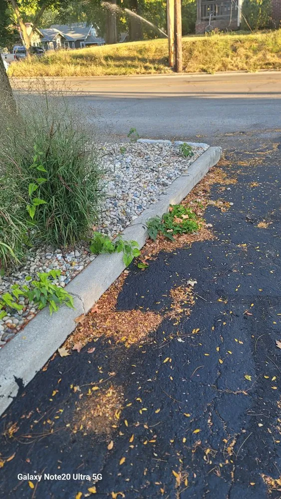 Affordable lawn mowing service experts serving Indianapolis, IN - Premier Grounds Services