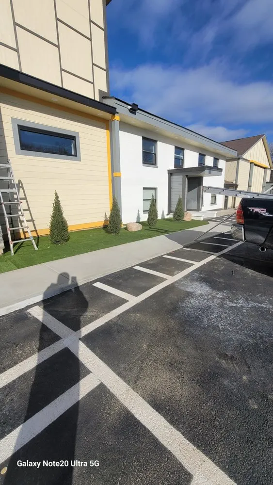 Top-rated outdoor landscaping experts serving Indianapolis, IN - Premier Grounds Services