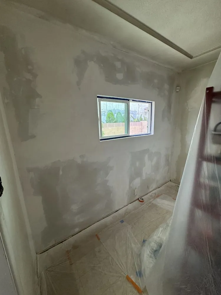 Custom yard cleanup service for year-round maintenance across Los Angeles, CA - Premier Hi End Builders