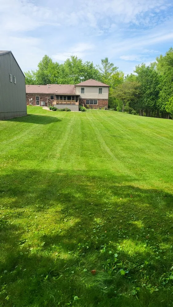 Custom residential landscaping experts serving Shelbyville, IN - Premier Home And Lawn Maintenance