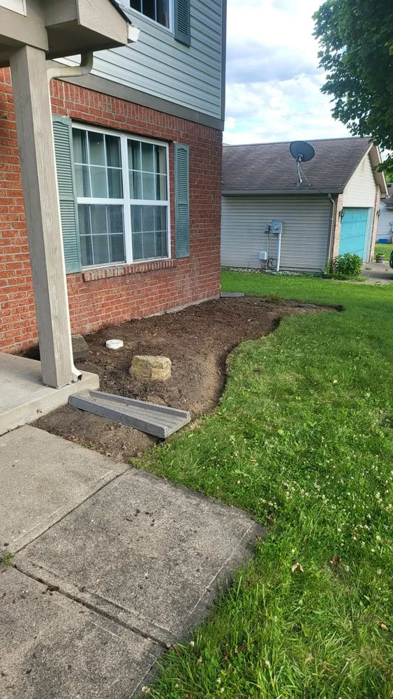 Professional garden landscaping in Shelbyville, IN by Premier Home And Lawn Maintenance
