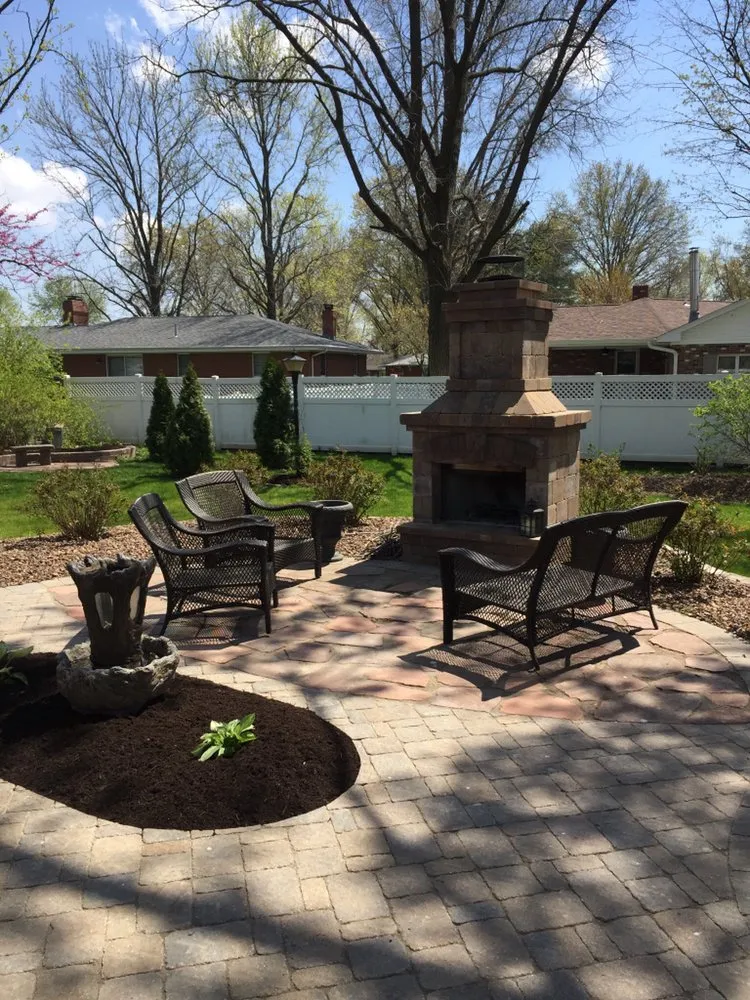 Custom landscaping services experts serving Carlyle, IL - Premier Landscape & Design