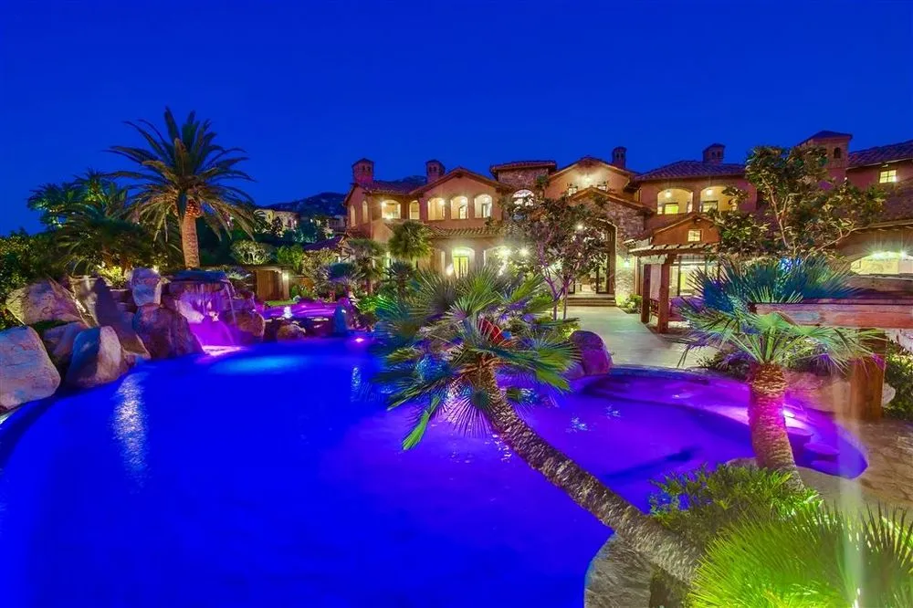 Reliable yard cleanup service experts serving Encinitas, CA - Premier Landscape Lighting