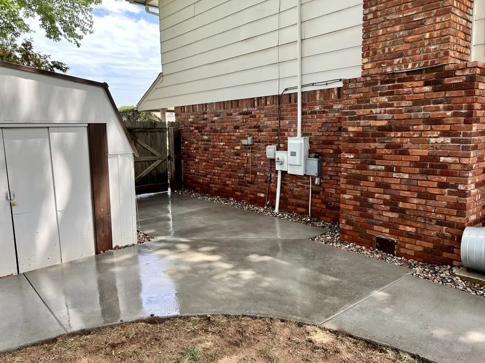 Top-rated landscaping services experts serving Broken Arrow, OK - Premier Landscape Specialist