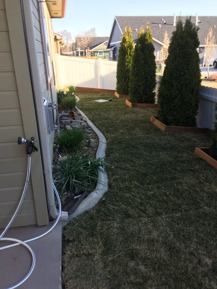 Custom lawn care service for year-round maintenance across Caldwell, ID - Premier Landscapes