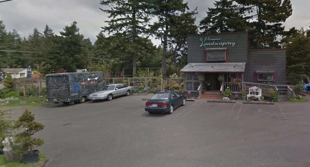 Expert lawn mowing service experts serving Florence, OR - Premier Landscaping