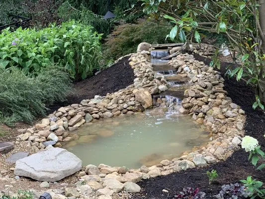 Premier Lawn & Construction Logo