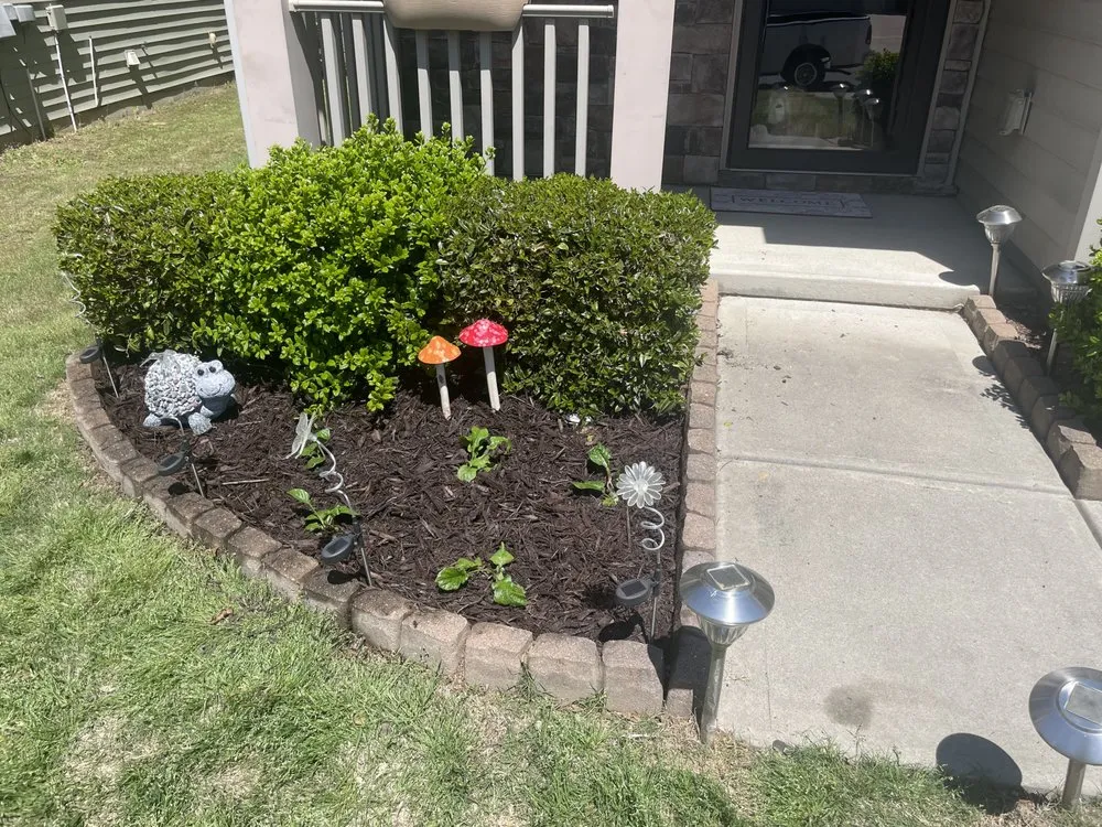 Reliable lawn mowing service experts serving Charlotte, NC - Premier Lawn and Garden