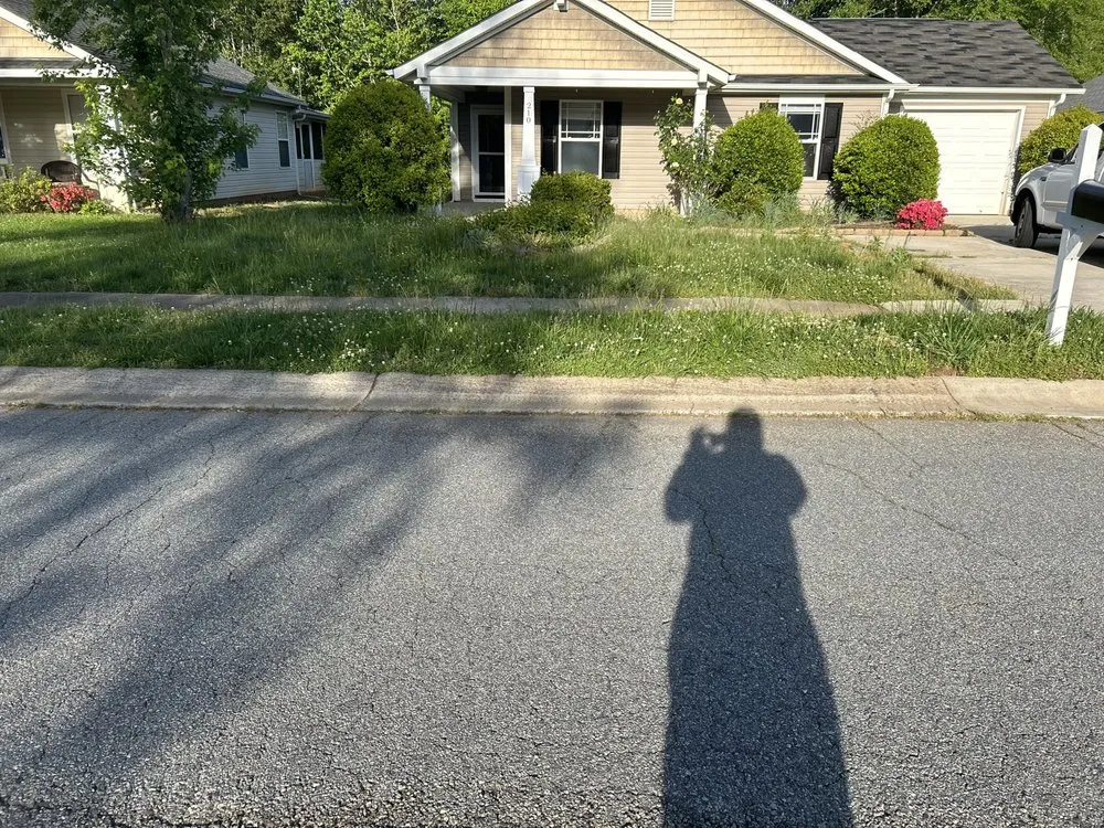 Top-rated lawn care service in Charlotte, NC - Premier Lawn and Garden