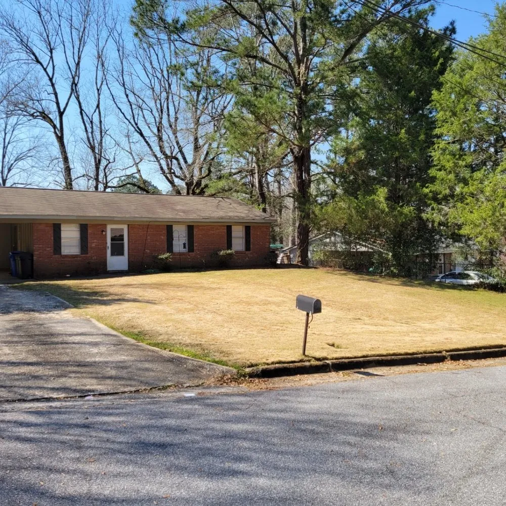 Affordable lawn mowing service in Columbus, GA - Premier Lawn and Landscape