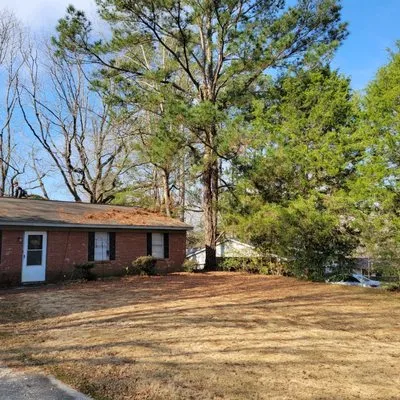 Premier Lawn and Landscape Logo