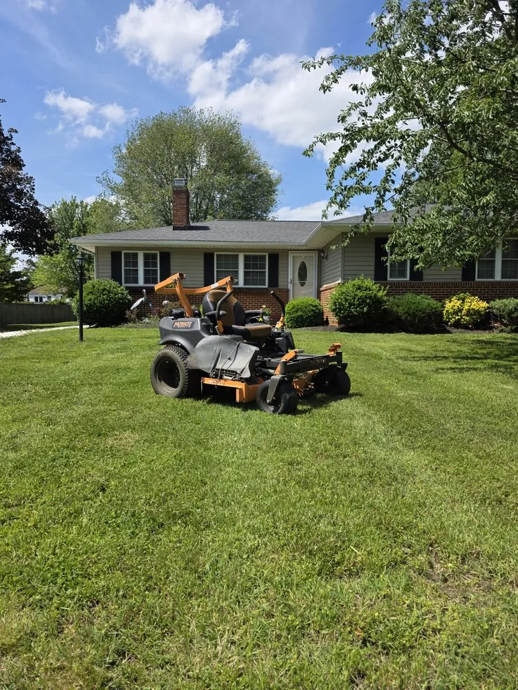 Professional yard maintenance in Annapolis, MD - Premier Lawn Cuts