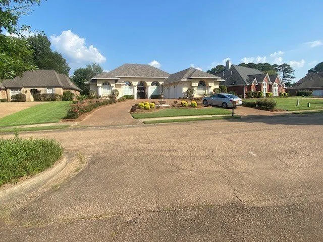 Reliable garden landscaping in Brandon, MS - Premier Lawn Professionals