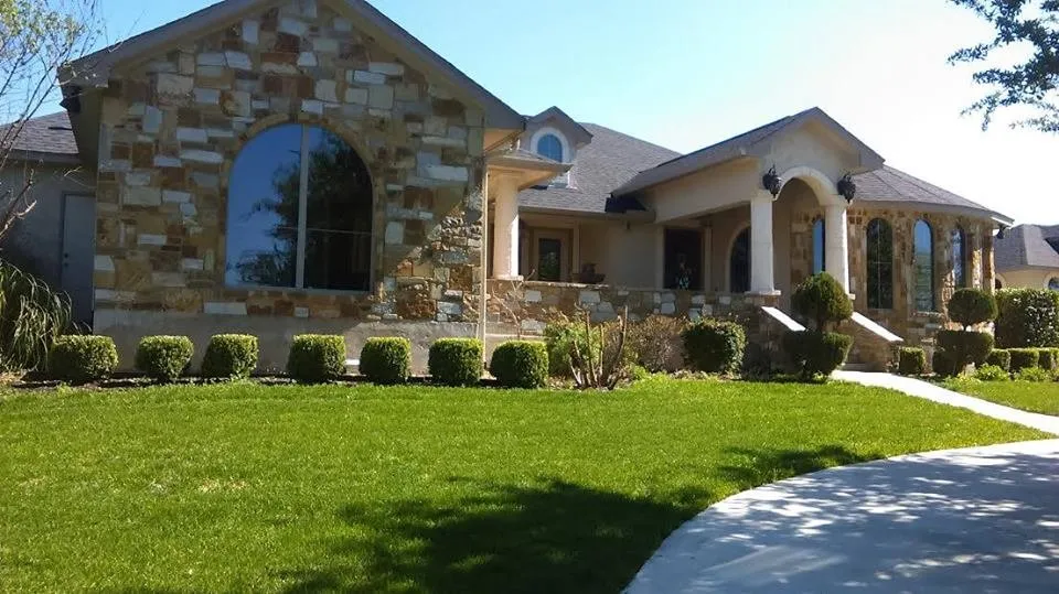Affordable outdoor landscaping experts serving Pipe Creek, TX - Premier Lawns