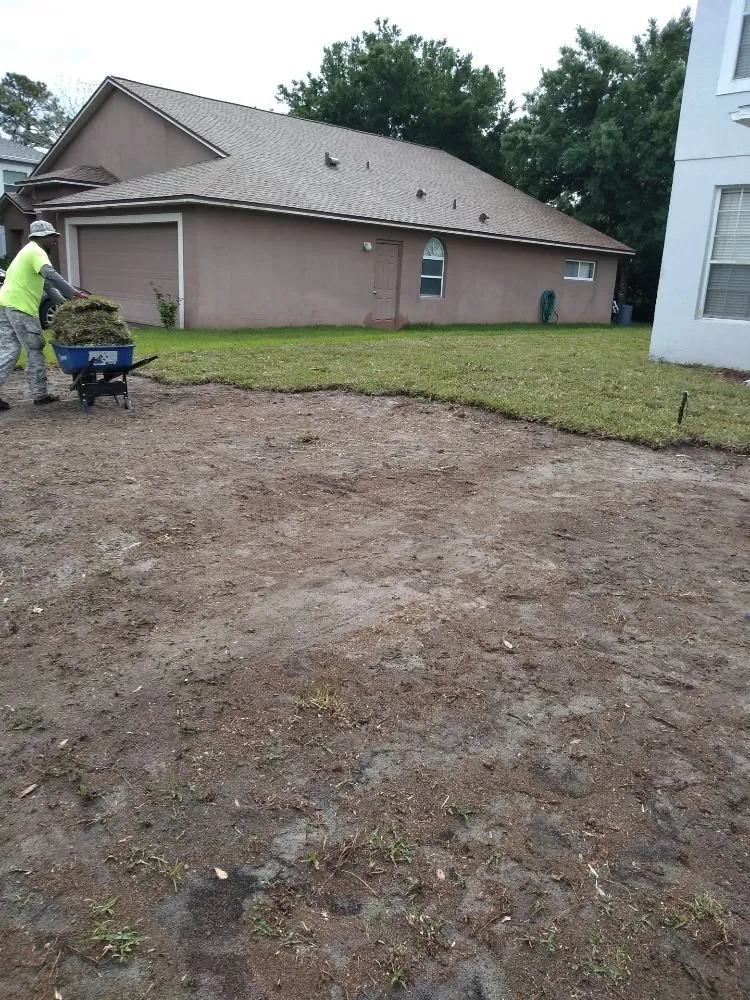 Expert landscape installation for beautiful yards in Belle Isle, FL by Premier Lawnscaping