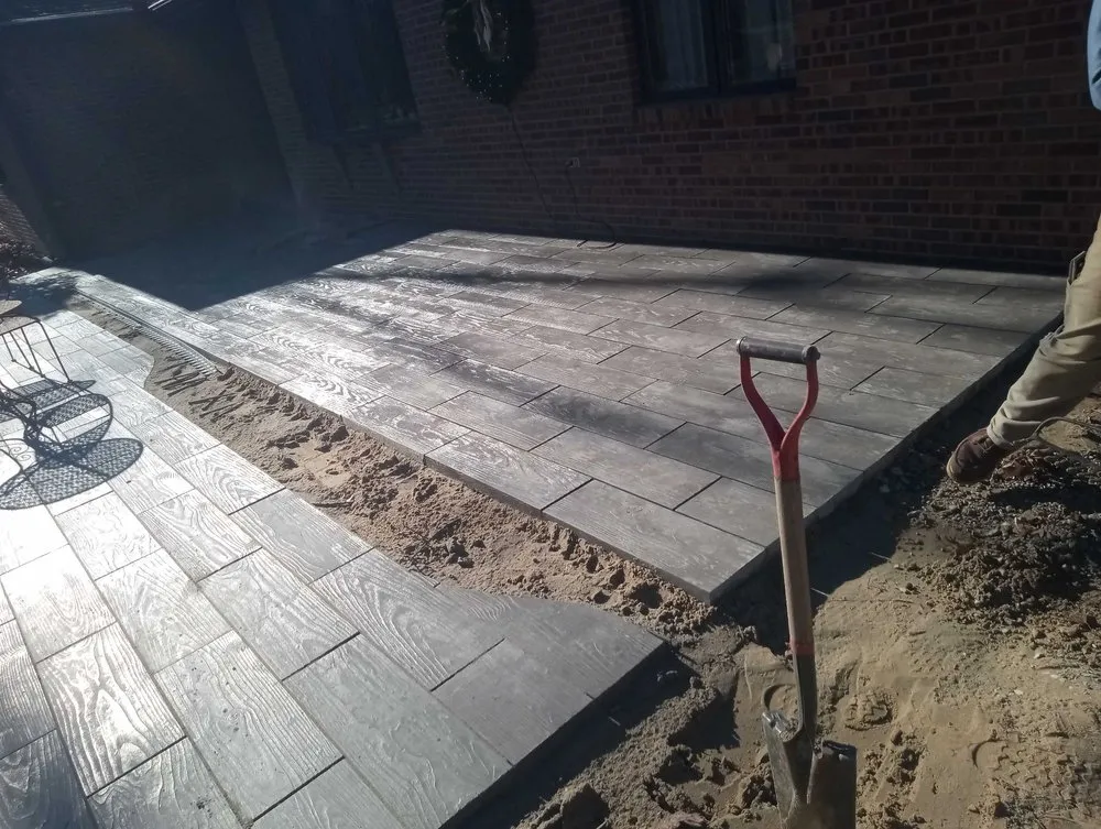 Trusted yard maintenance experts serving Chatham, IL - Premier Outdoor Creations