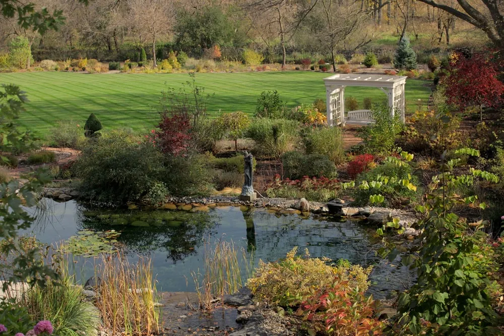 Reliable yard cleanup service in Elmhurst, IL by Premier Outdoor Environments, Inc