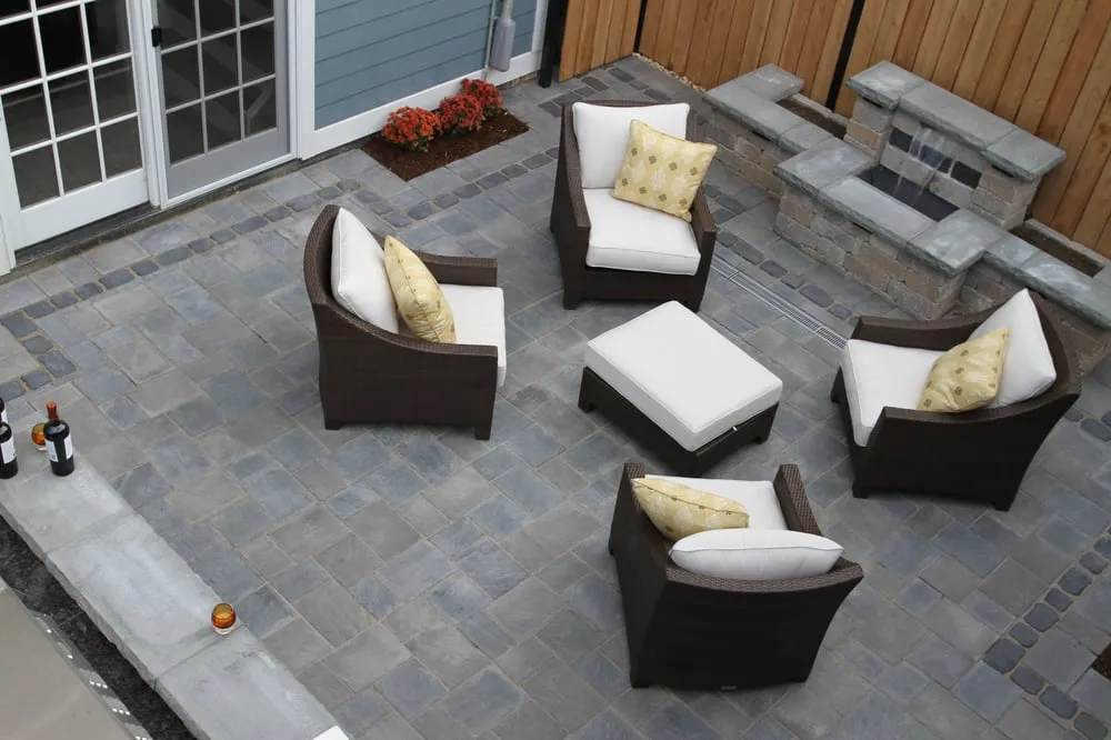 Custom residential landscaping in Elmhurst, IL - Premier Outdoor Environments, Inc