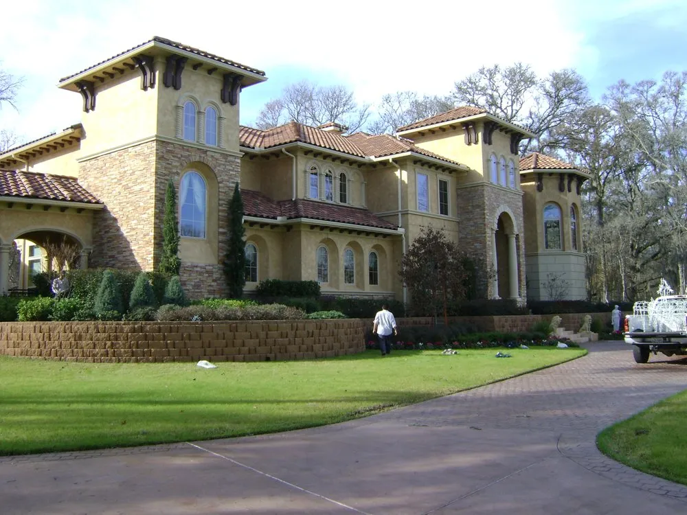 Expert lawn mowing service experts serving Alexander City, AL - Premier Outdoors Landscape & Design