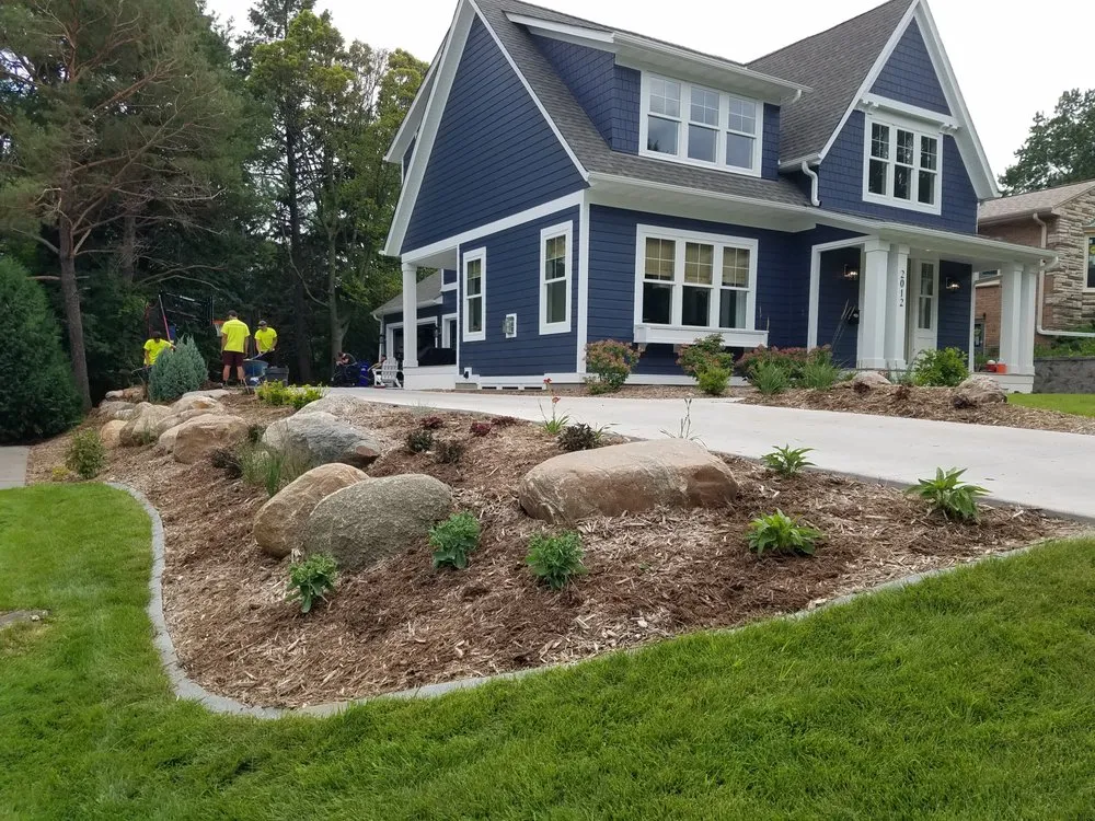 Local residential landscaping experts serving Shakopee, MN - Premier Patio and Landscape,LLC