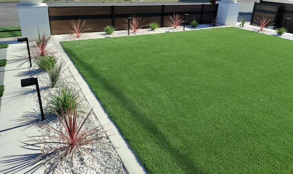 Top-rated yard cleanup service for residential properties in Santa Ana, CA by Premier Smartscape