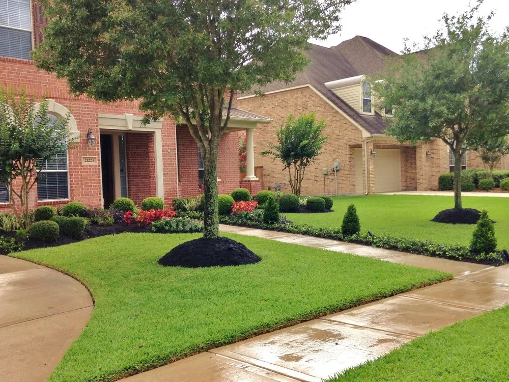 Custom garden landscaping in Frisco, TX by Premier Turf Solutions of Texas