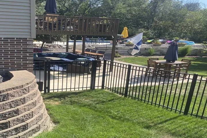 Custom lawn care service experts serving Washington, IL - Premier View Landscaping