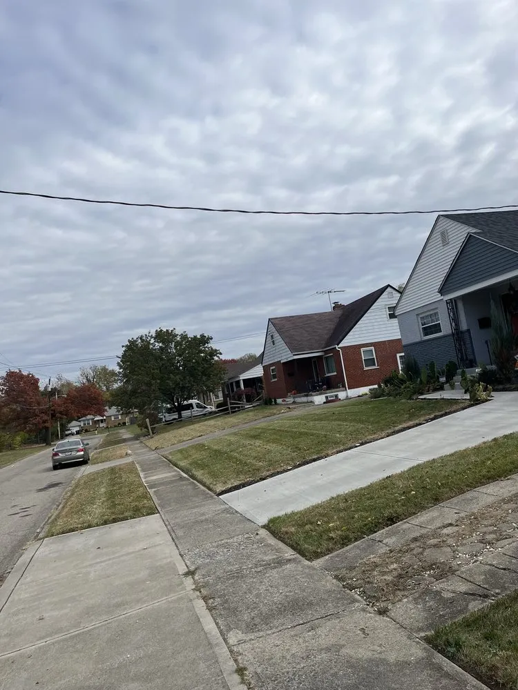 Custom garden landscaping experts serving Cincinnati, OH - Premiere Property Service